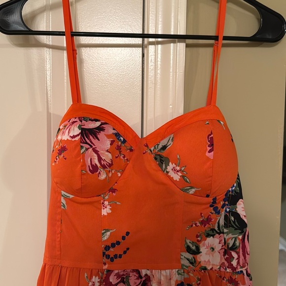 B.O.G Collection Maxi Dress. Medium. W/ Pockets! - Picture 2 of 5